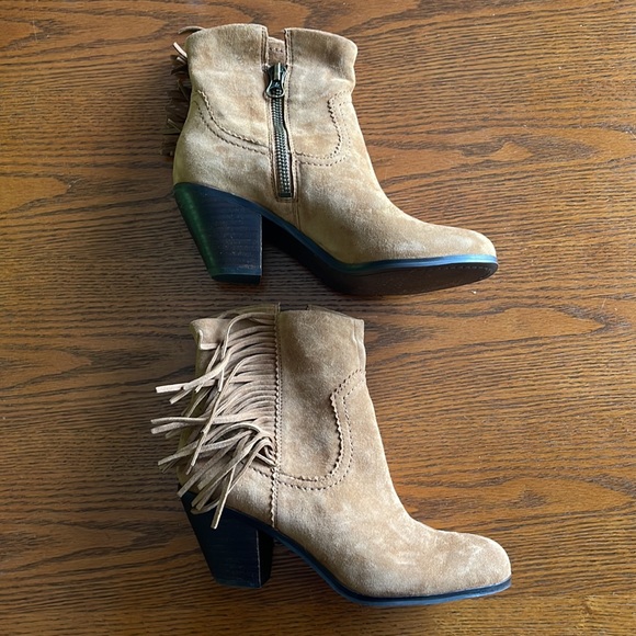 New In Box Sam Edelman Louie Fringe Booties in Tan - Picture 4 of 8